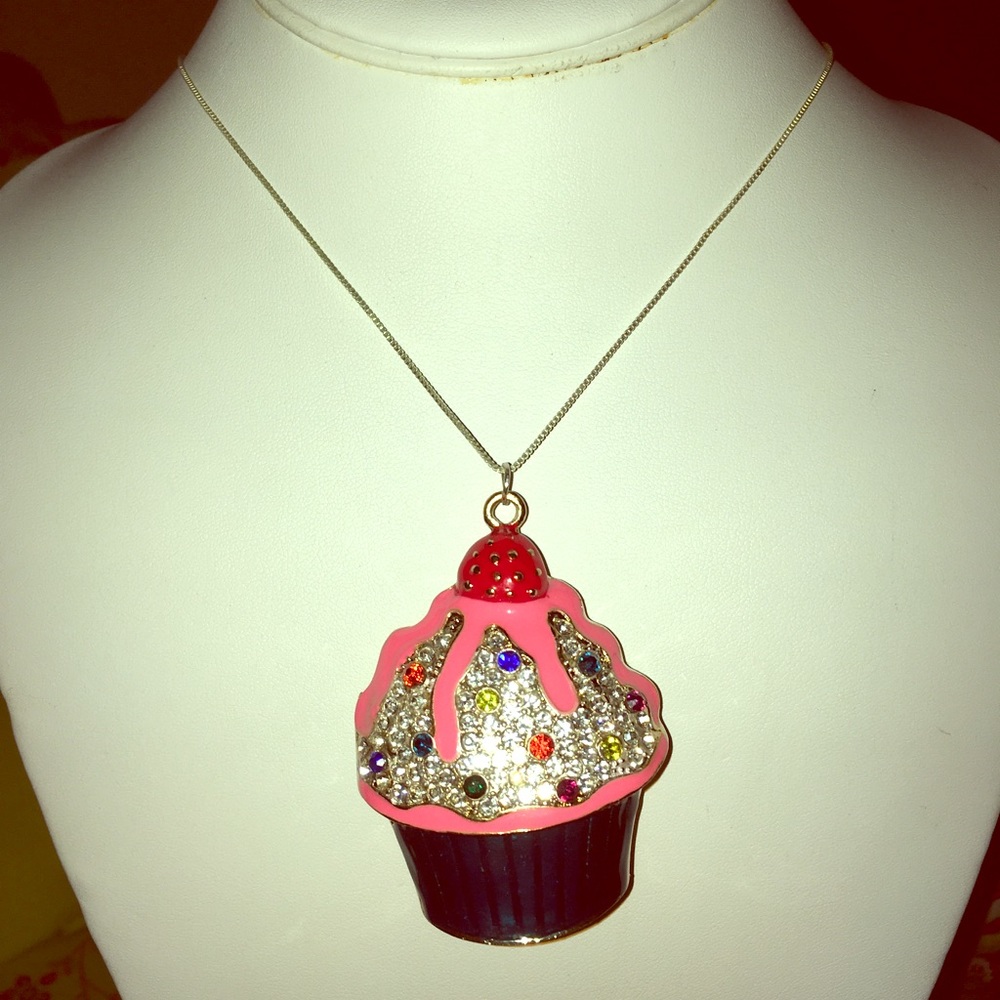 Incredible Cute Cupcake 🧁 Bling Necklace